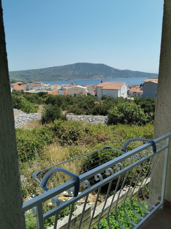 Apartmani Dekovic Primosten Ruang foto